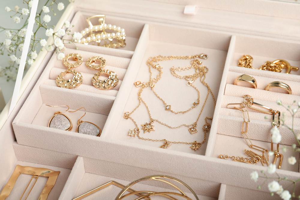 Jewelry & Accessories